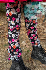 Load image into Gallery viewer, Floral Button Leggings
