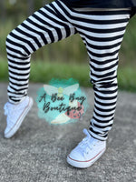 Load image into Gallery viewer, Black and white striped leggings
