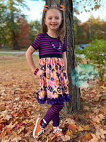 Load image into Gallery viewer, Black and Purple Striped Button Leggings
