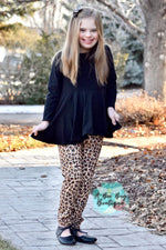 Load image into Gallery viewer, Classic Leopard Leggings
